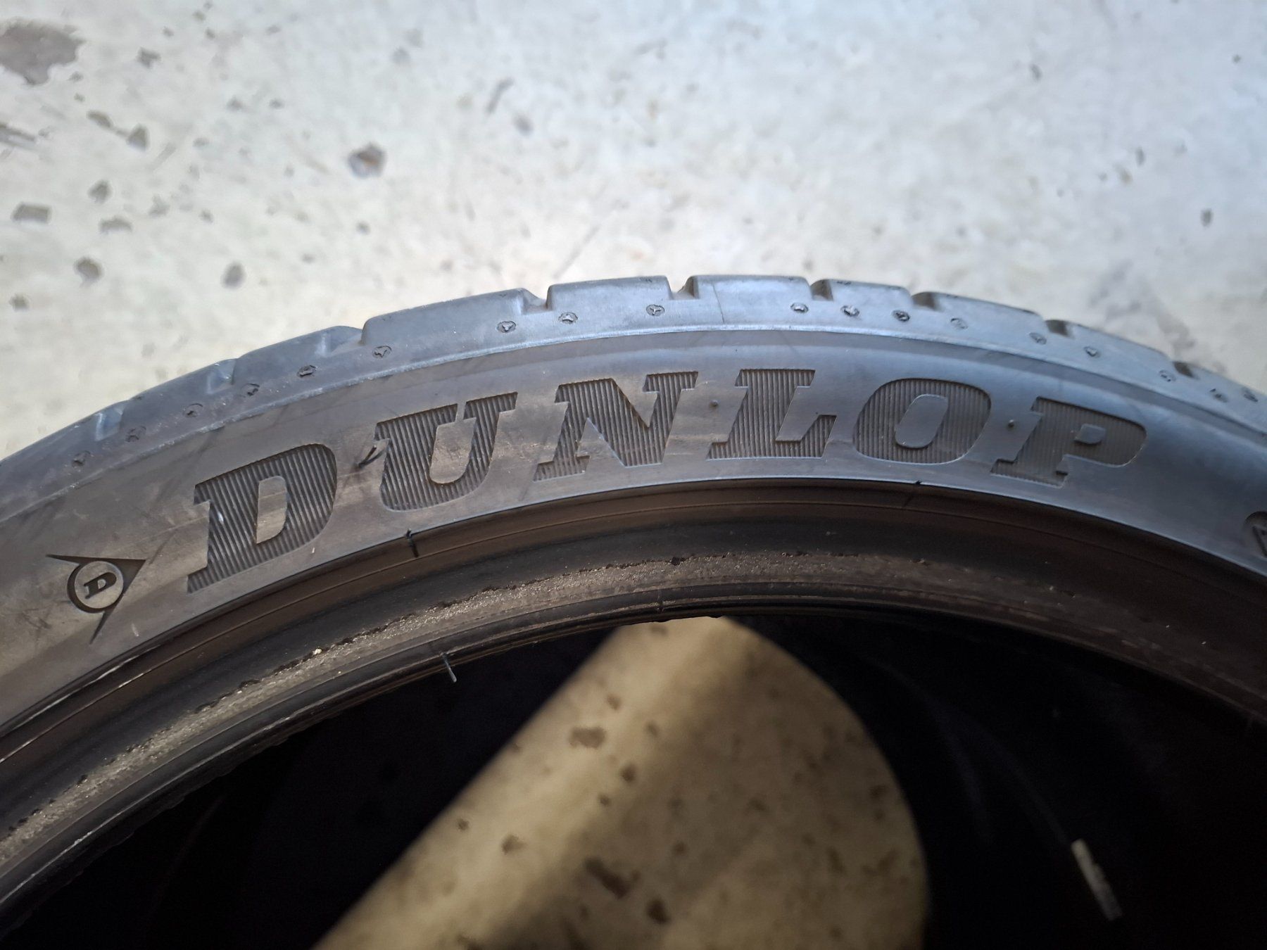 Dunlop Pneumatici & Ruote complete: 2x Dunloop 225/40R18 Sommer (6) – Usato da Lachen SZ venduto da Future81 2