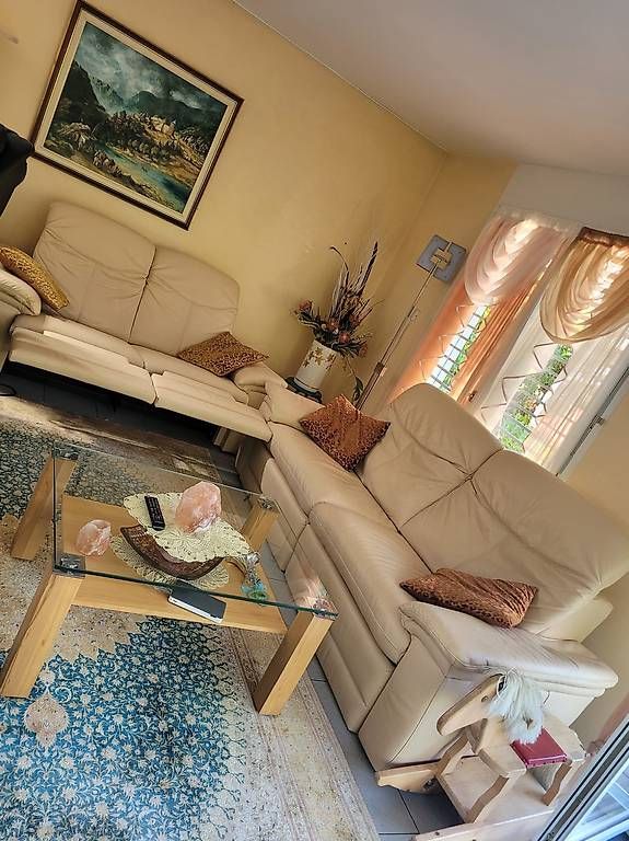 Sofas: Schönes Ledersofa beige  – D'occasion à Chur par LeyDi.Lela 2
