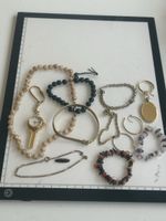 Schmuck Konvolut mit Uhr Schlüsselanhänger und Armbän(S26)