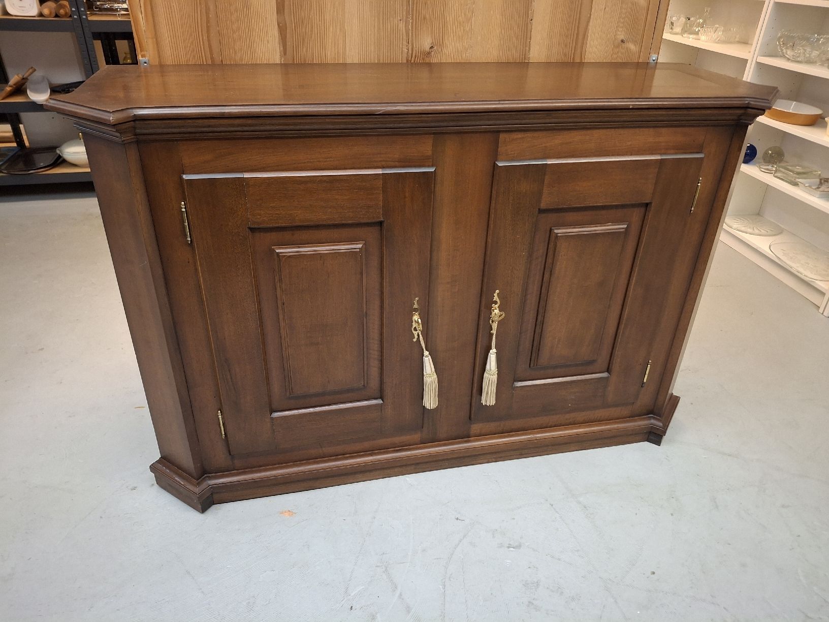Kommoden: Sideboard, Kommode, Buffet mit 2 Türen – Gebraucht aus Fislisbach von HurtiBrocki