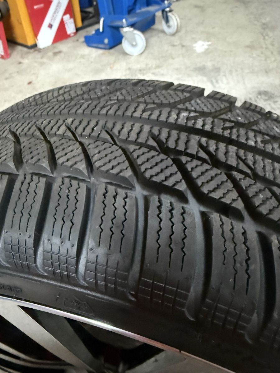 Pneus & Kompletträder: Winterreifen 215/40R17 – Gebraucht aus Wileroltigen von Fruti94 3