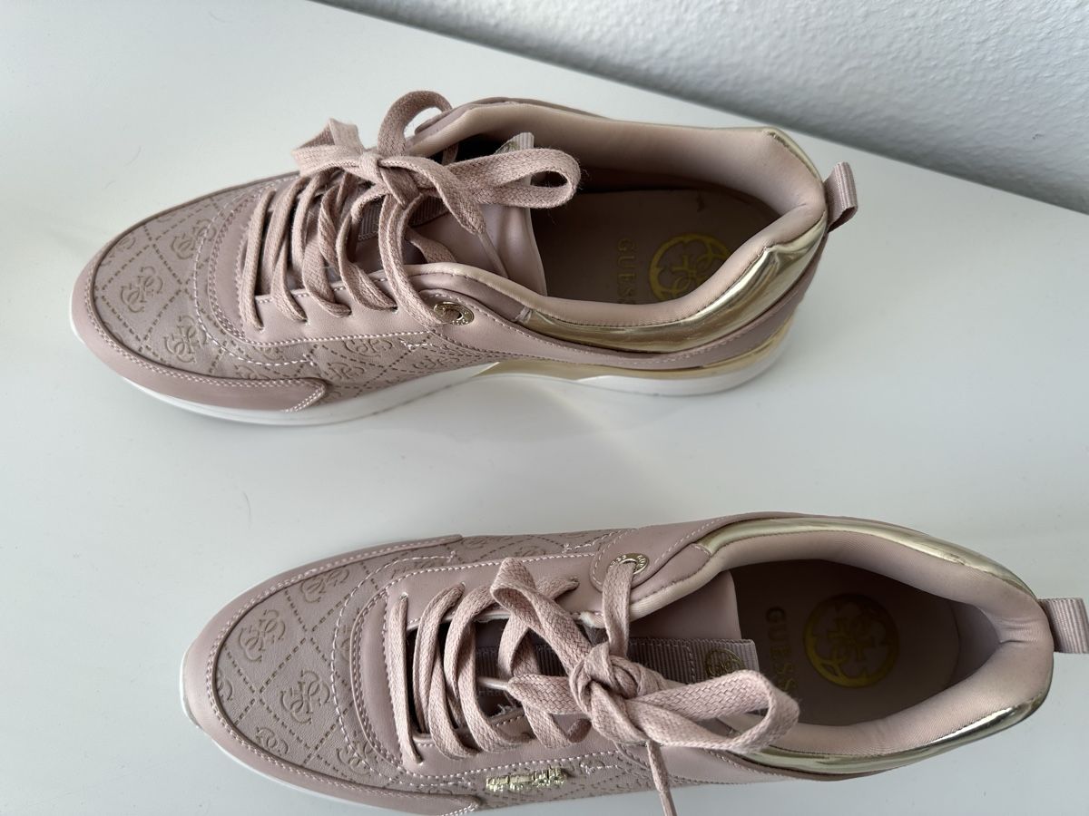 Guess Scarpe da donna: GUESS Sneakers Grösse 41 – Usato da Dietikon venduto da Eveline1974 1