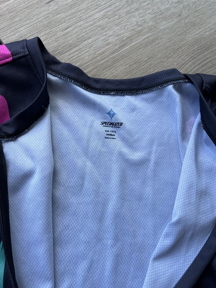 Top: Specialized ärmelloses trikot – Usato da Zuzwil SG venduto da dieschnellemichelle 2