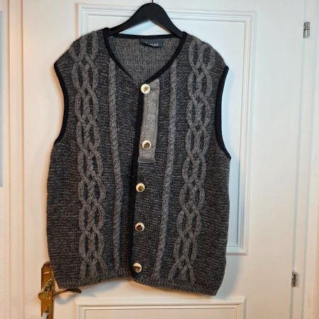 ✨ Original Trachtenweste mit edlen Details Wesenjak Tirol XL