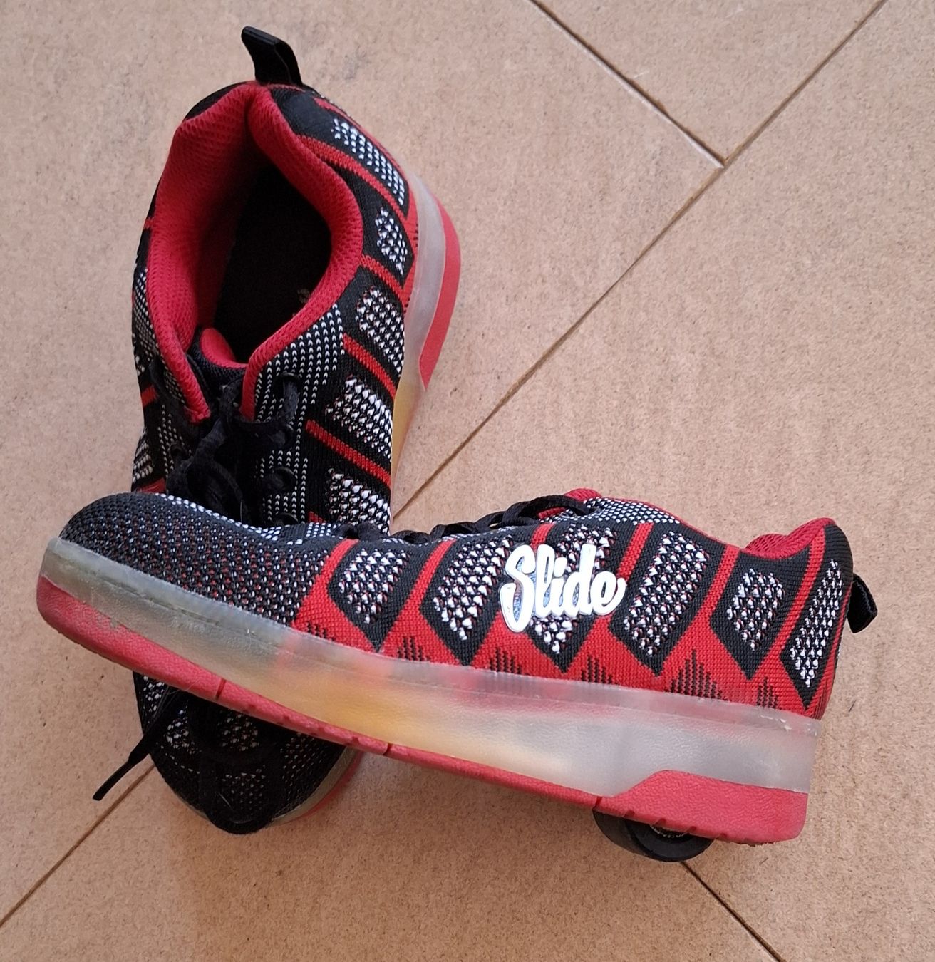 Inline-Skating & Rollschuhe: Rollershose Slide für Mädchen Grösse 33 – Gebraucht aus Thun von lede