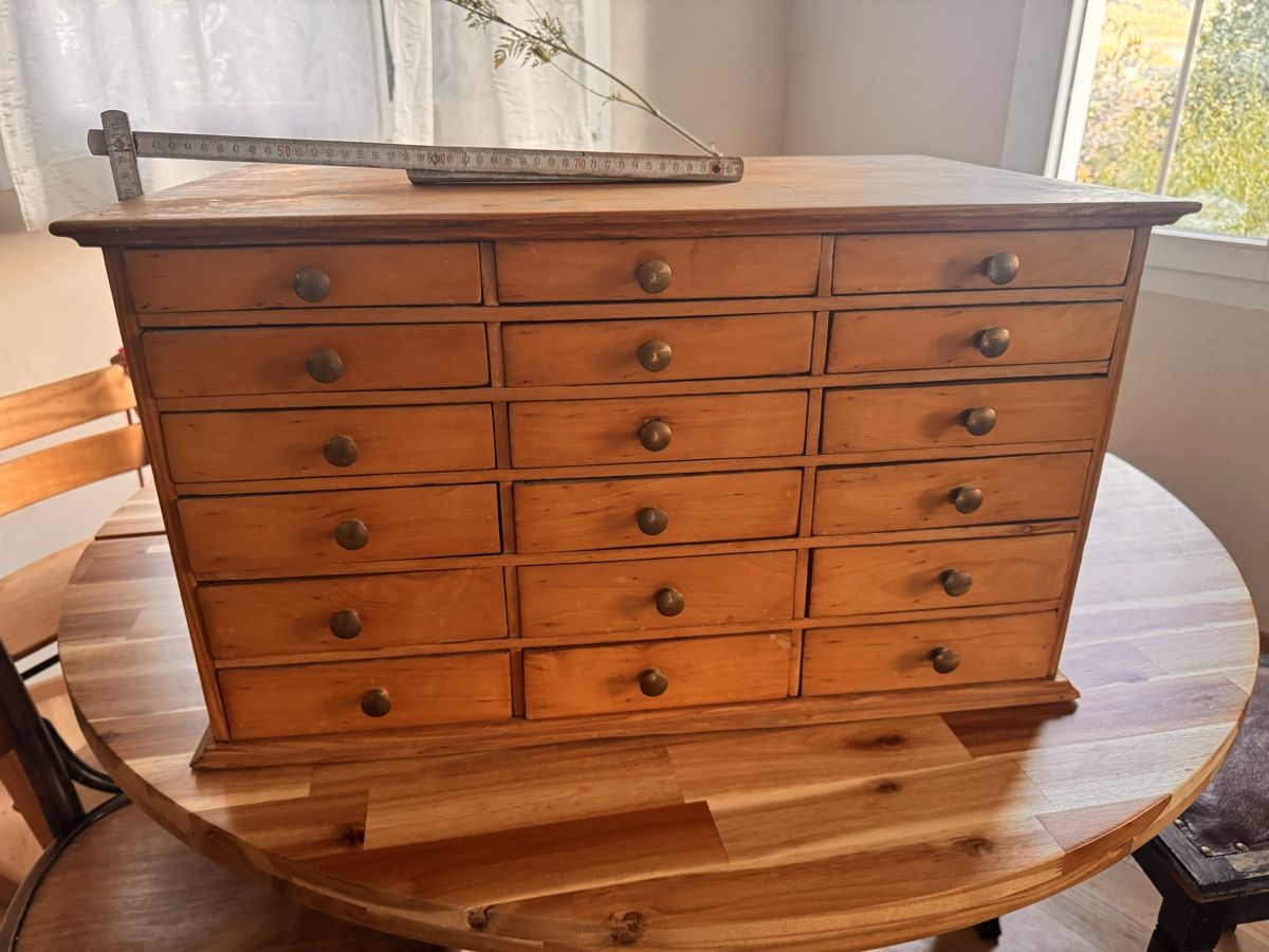 Commodes: Layette Uhrmacher Kommode – D'occasion à Lausen par Mutuli
