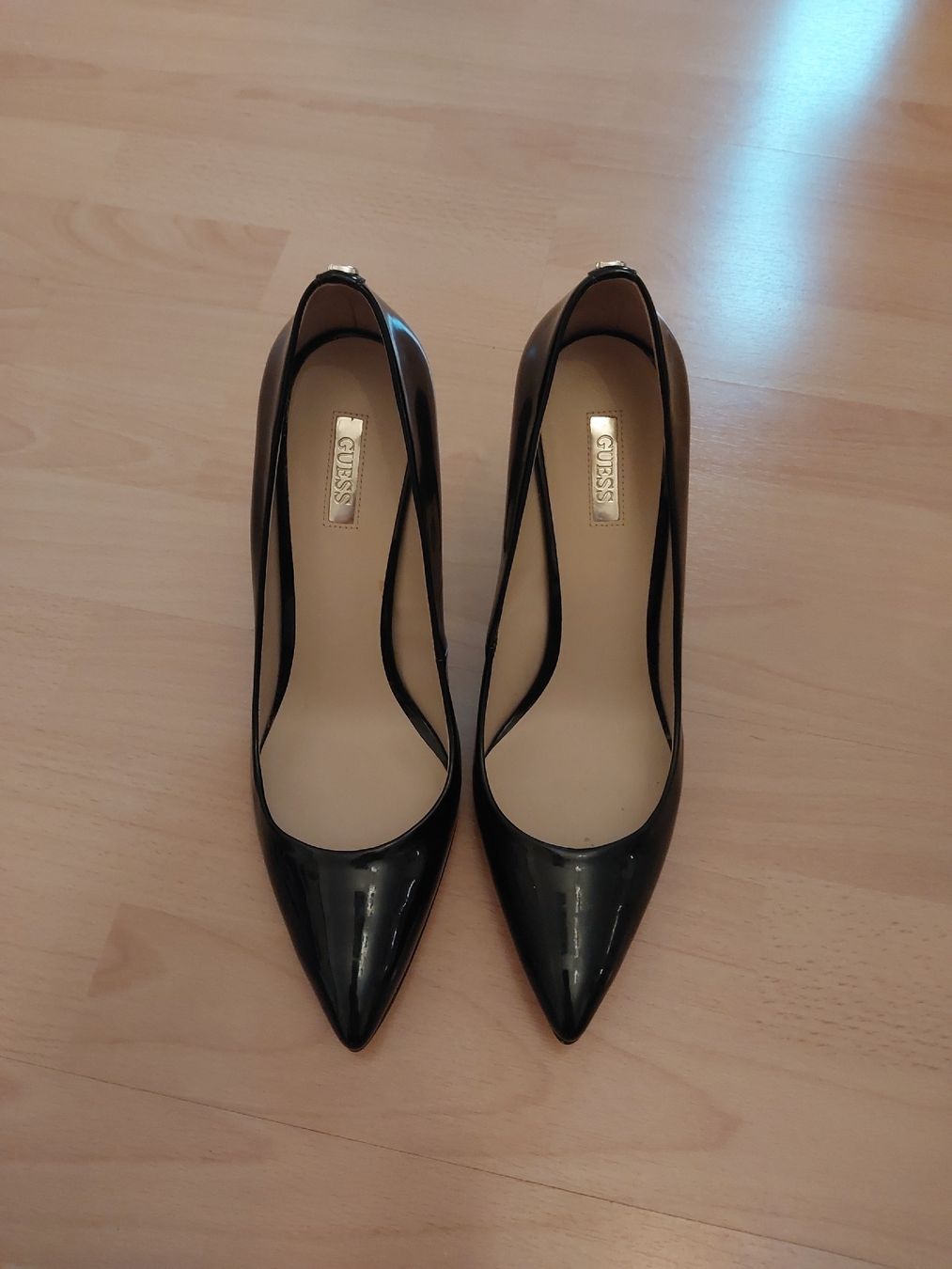 Damenschuhe: Guess Pumps Lackleder schwarz 40 – Neu (gemäss Beschreibung) aus Rorschach von von_gz5r
