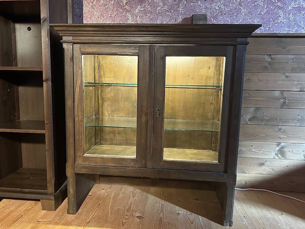 Scaffali: Regal / Büchergestell / Vitrine / Kommode – Usato da Rottenschwil venduto da car_p9y2 3