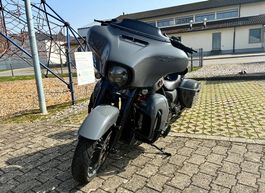 Harley Davidson Street Glide CVO 117 ABS 