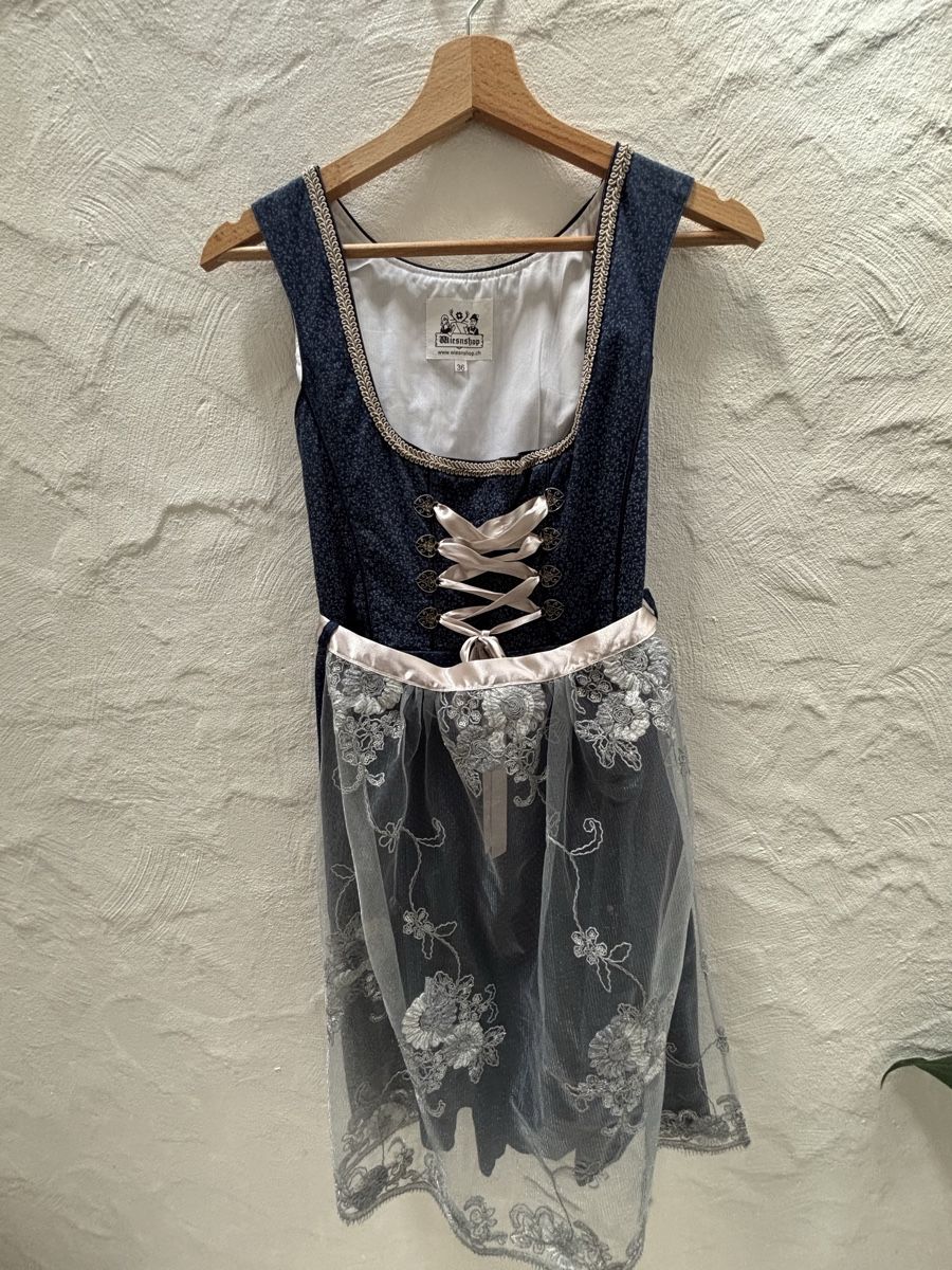 Kleider: Dirndl, Grösse 36, blau mit Spitze – Gebraucht aus Mühlau von martiniii