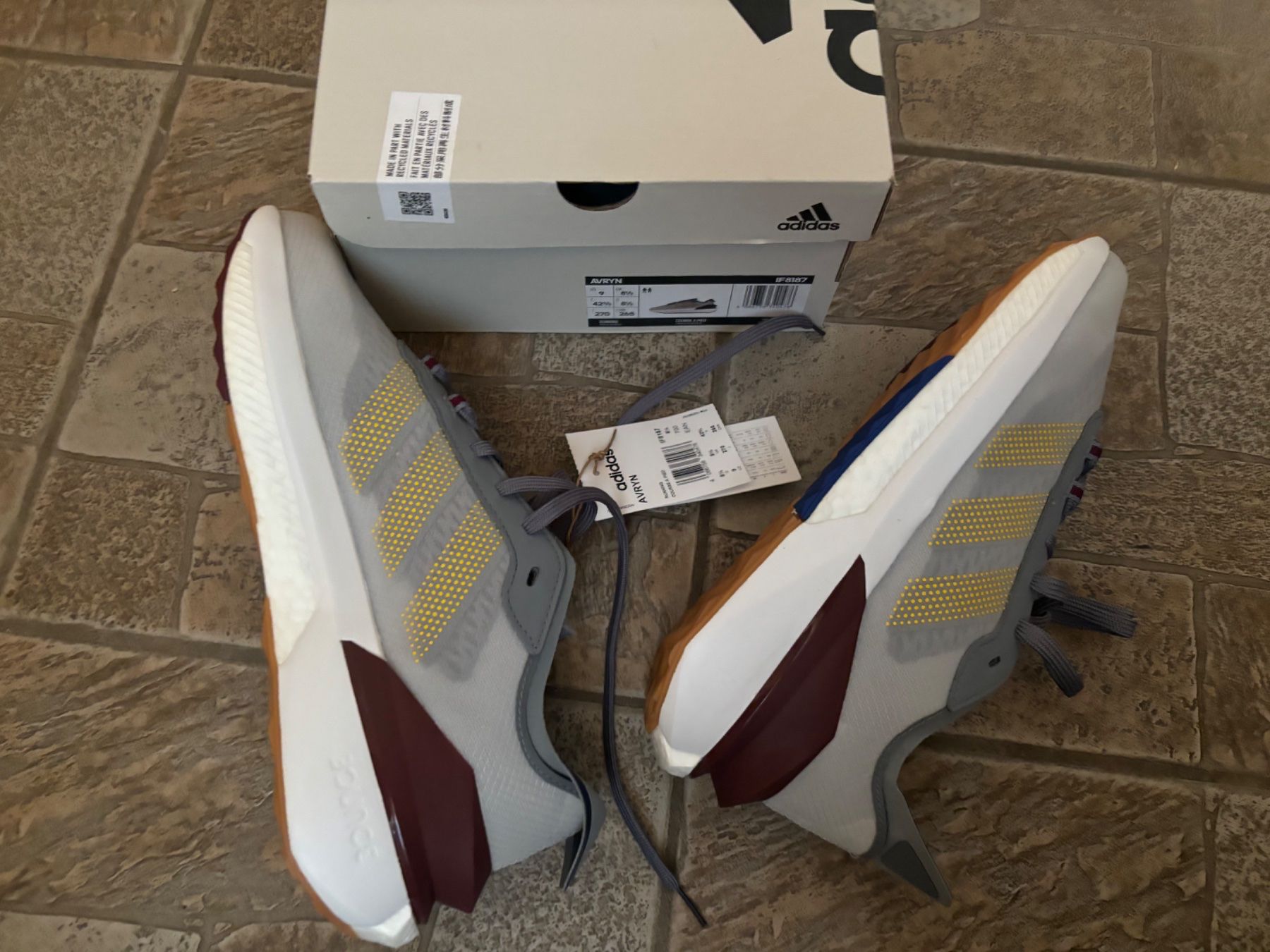 Adidas Herrenschuhe: 42 2/3_adidas Avryn_LP 185 CHF_NEU – Neu und originalverpackt aus Versegeres von kista