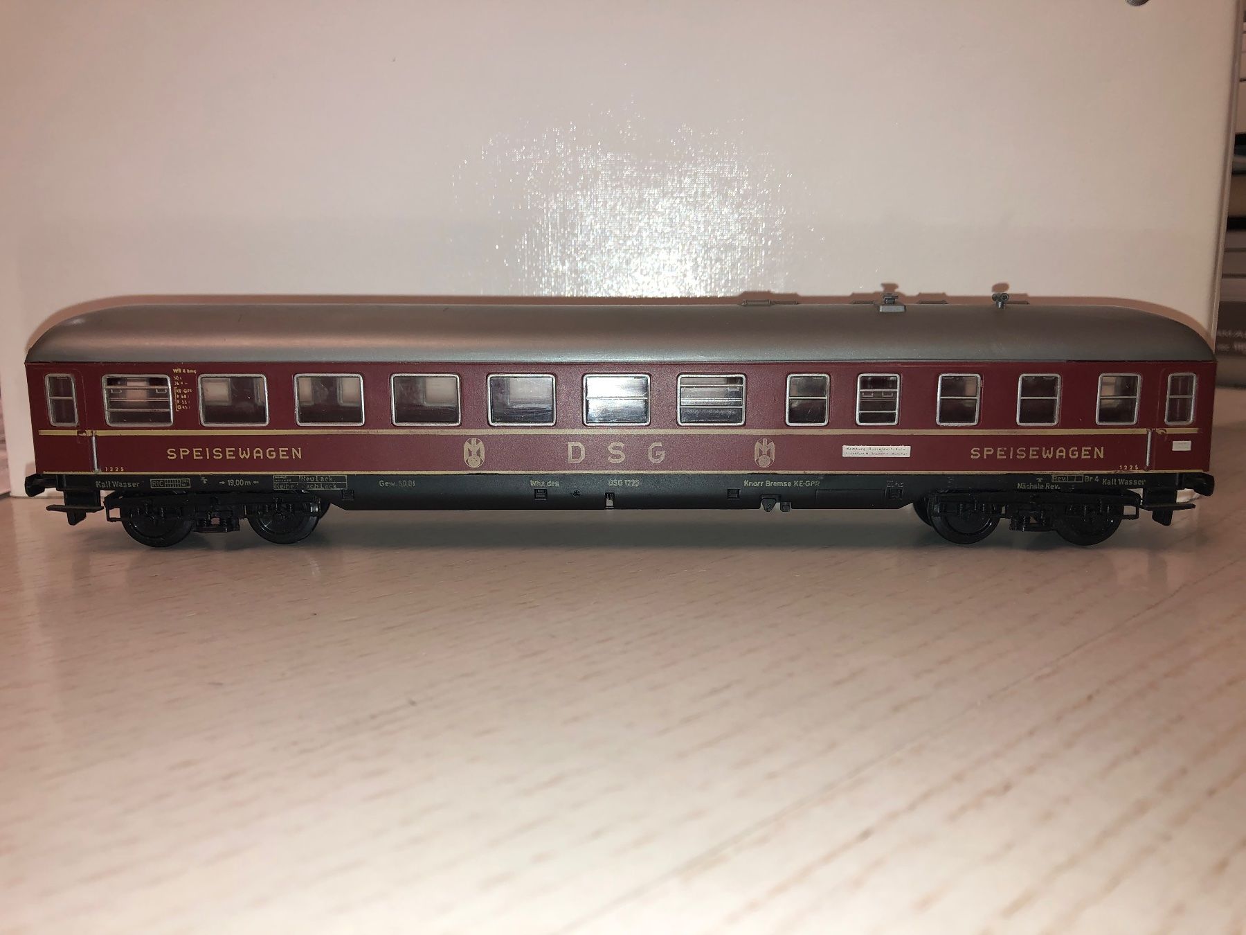Trix Modellini di ferrovie: Trix Express 3384 DSG Speisewagen – Usato da Seltisberg venduto da xel07 1