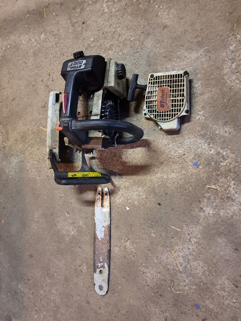 Stihl Seghe: STIHL Motorsäge D20T defekt – Difettoso da Ricketwil (Winterthur) venduto da Martin8406 3
