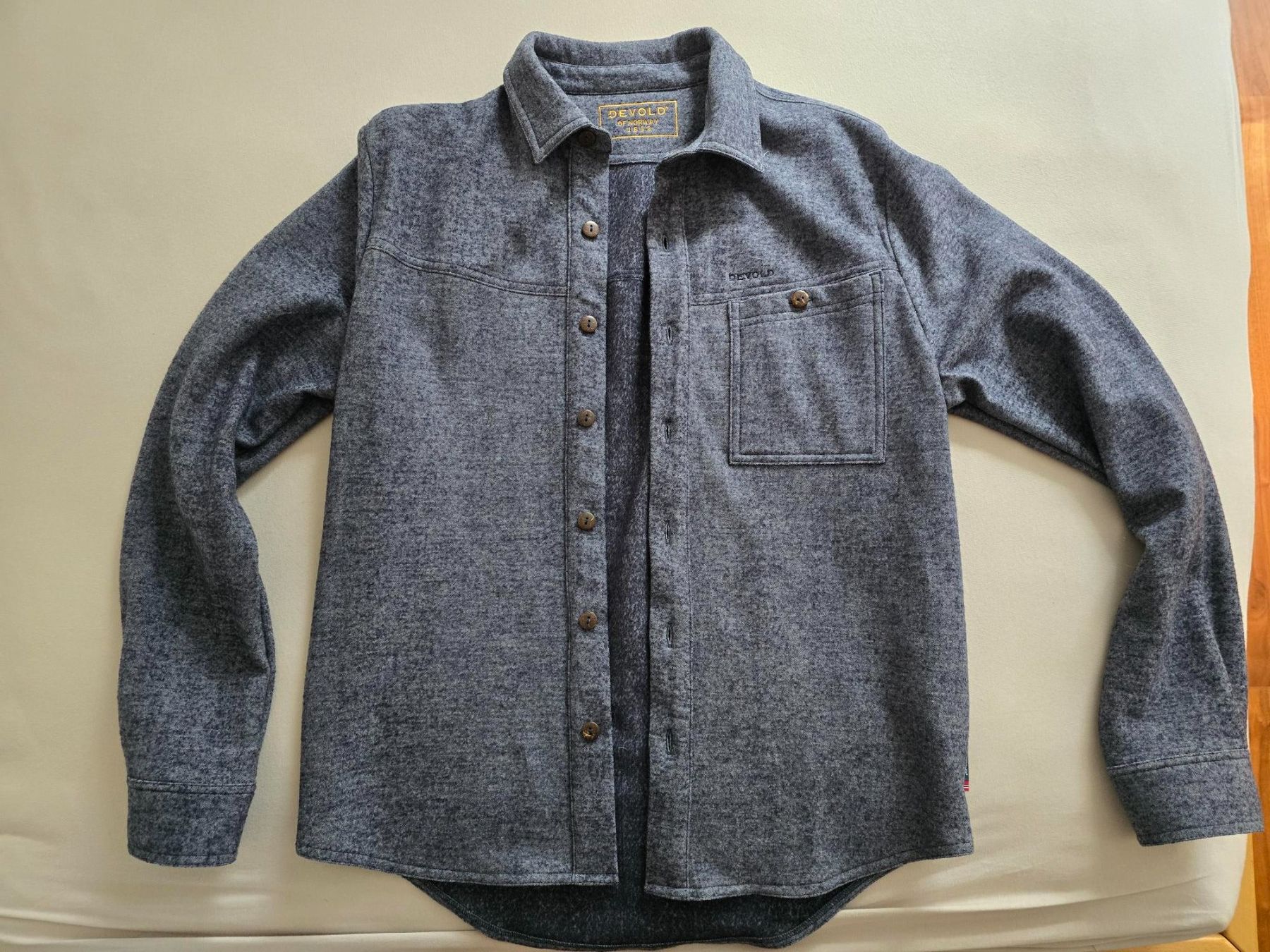 Hemden: Devold Merino Overshirt – Gebraucht aus Fribourg von ADGF25