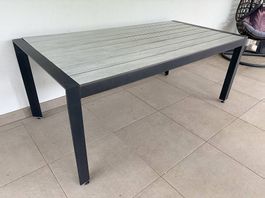 Table de jardin à donner 