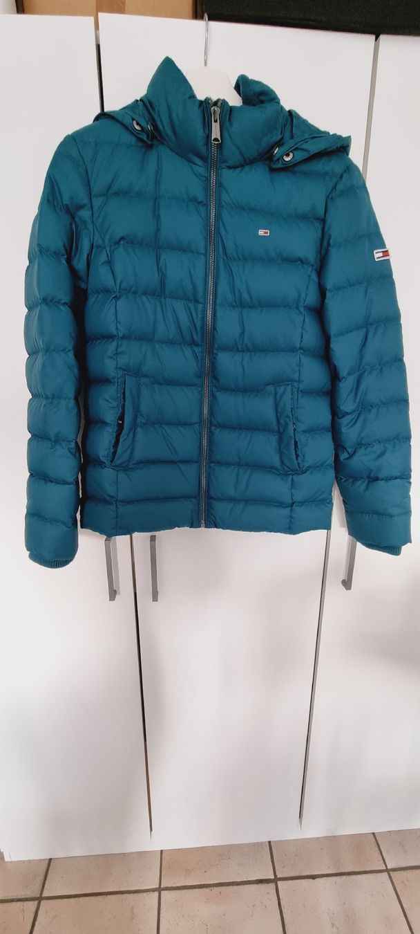 Vestes: Tommy Jeans down jacket – Neuf (Voir description) à Mendrisio par ann_d9pf