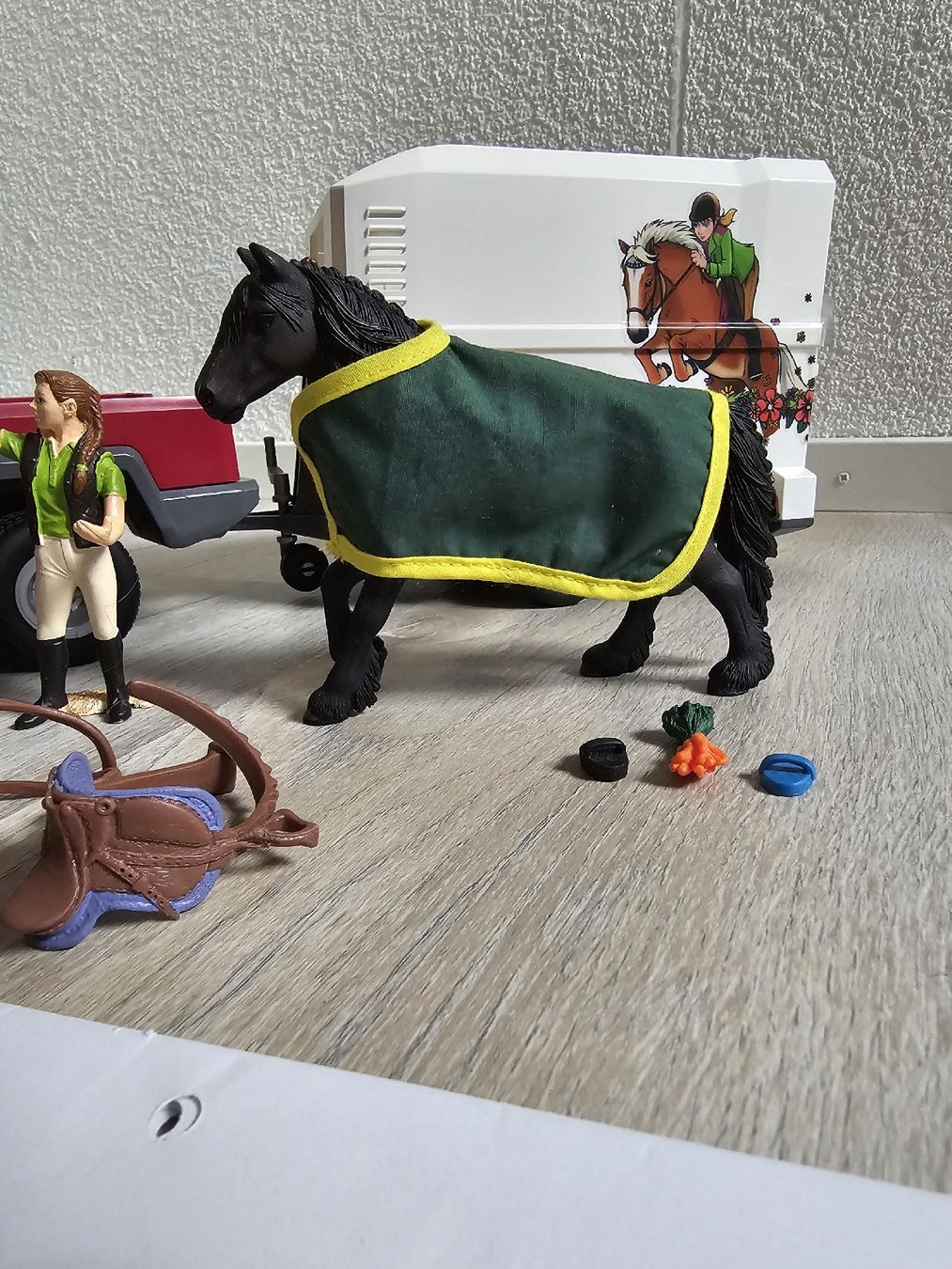 Schleich Giocattoli: Schleich Pickup mit Pferdeanhänger – Usato da Bätterkinden venduto da Pescelino 2