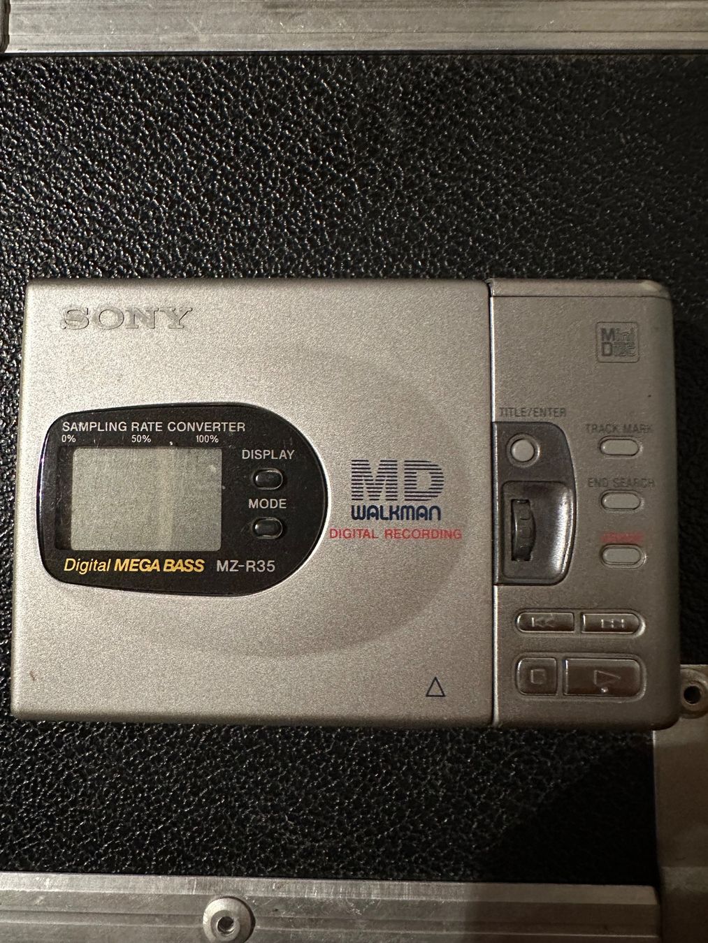 Kompaktkassetten: Sony MD Walkman MZ-R35 – Defekt aus Stettfurt von 2442 3