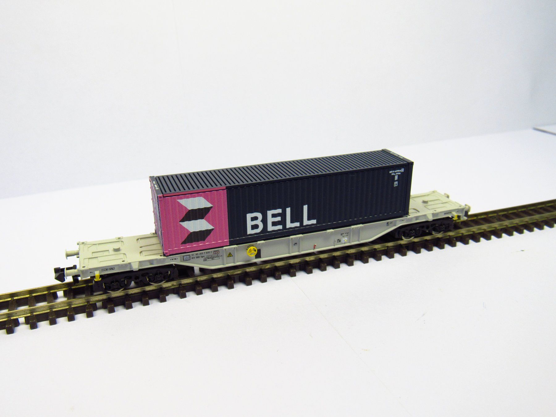 Fleischmann Modellini di ferrovie: Fleischmann 825208K SBB Sgns Containerwagen "Bell" EP IV-V – Nuovo e nell'imballaggio originale da Langenthal venduto da pc-s1