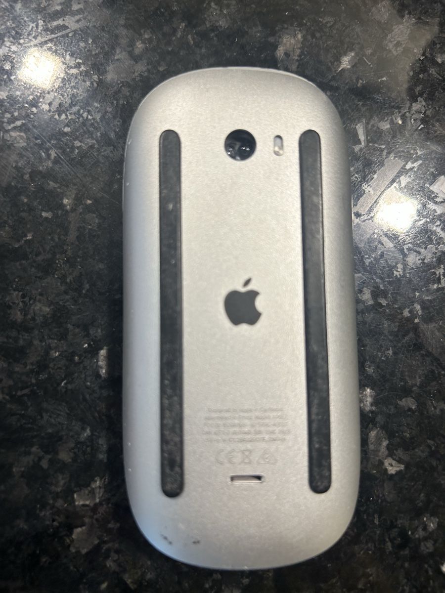 Apple Claviers: Apple Magic Keyboard and Magic Mouse Set Used Condition – D'occasion à Amriswil par Howatson 2