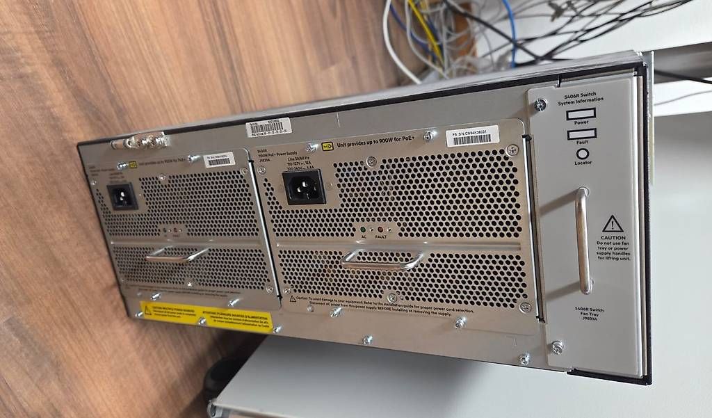 Hubs & Switches: Aruba HP 5400R J9850A Switch – Gebraucht aus Triesenberg von Deicha 1