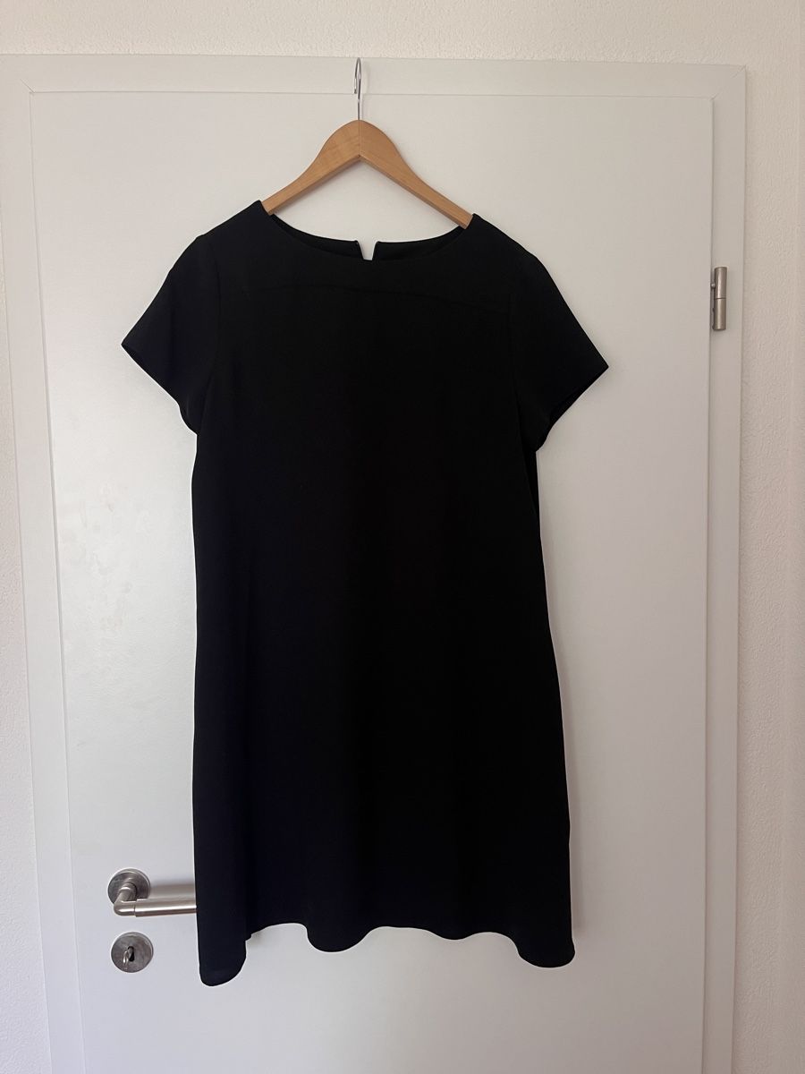 Kleider: Schwarzes Kleid – Gebraucht aus Allschwil von MaloseS08