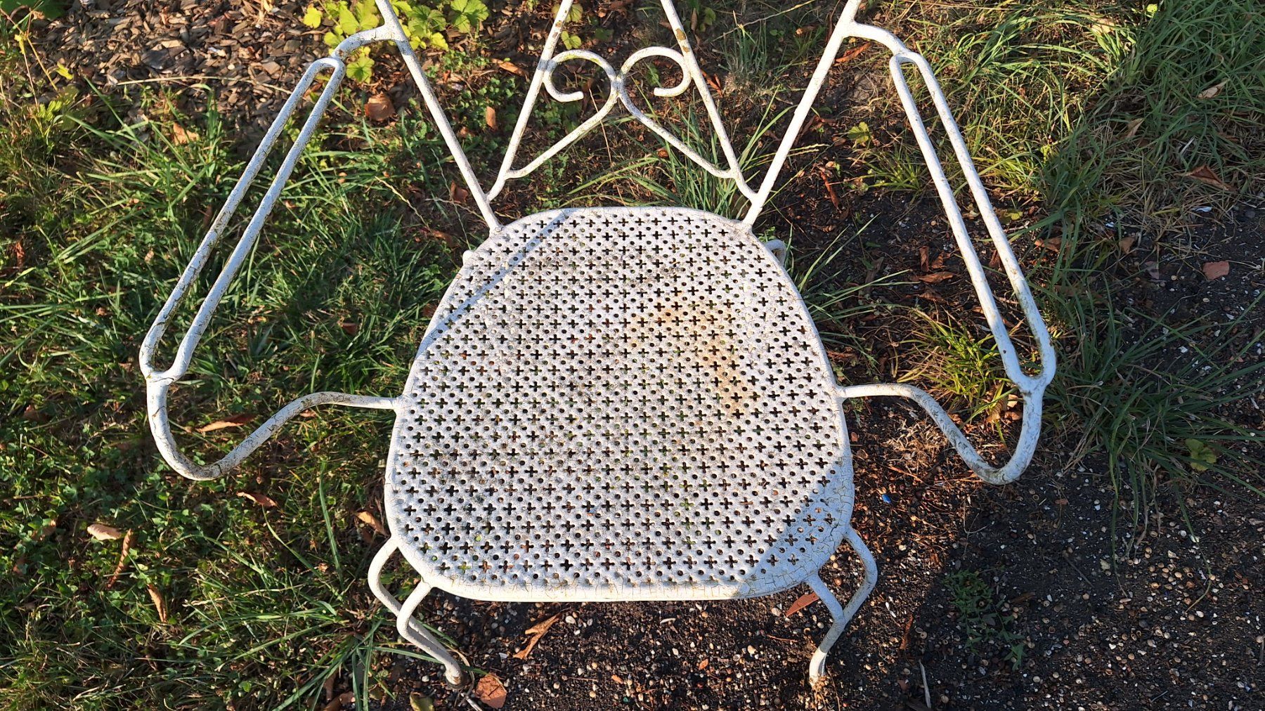 Stühle: alter Gartenstuhl aus Eisen, weiss – Gebraucht aus Dornach von majo8689 3