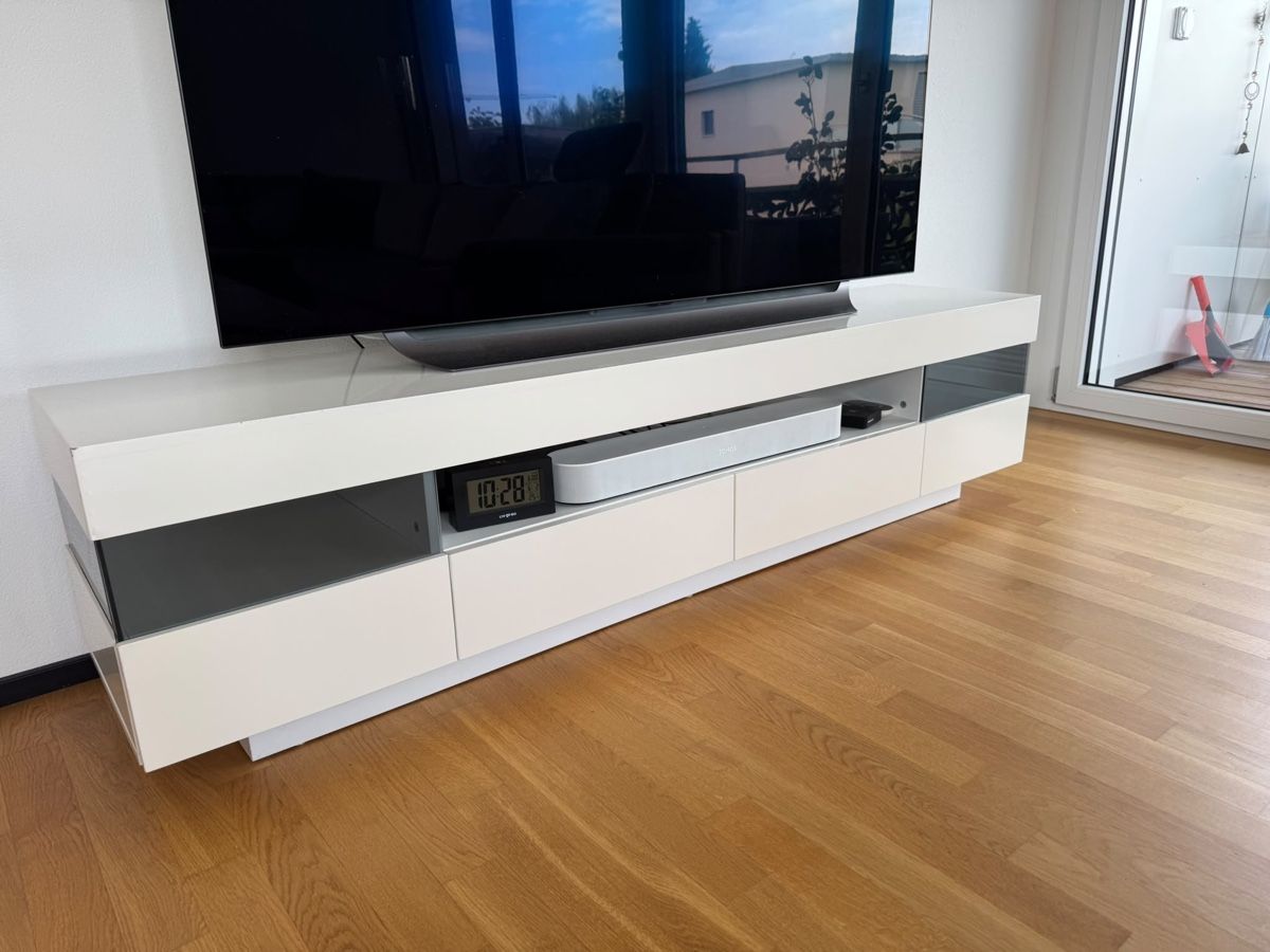 Mobili TV: Fernsehmöbel – Usato da Romanshorn venduto da ila_2nzf