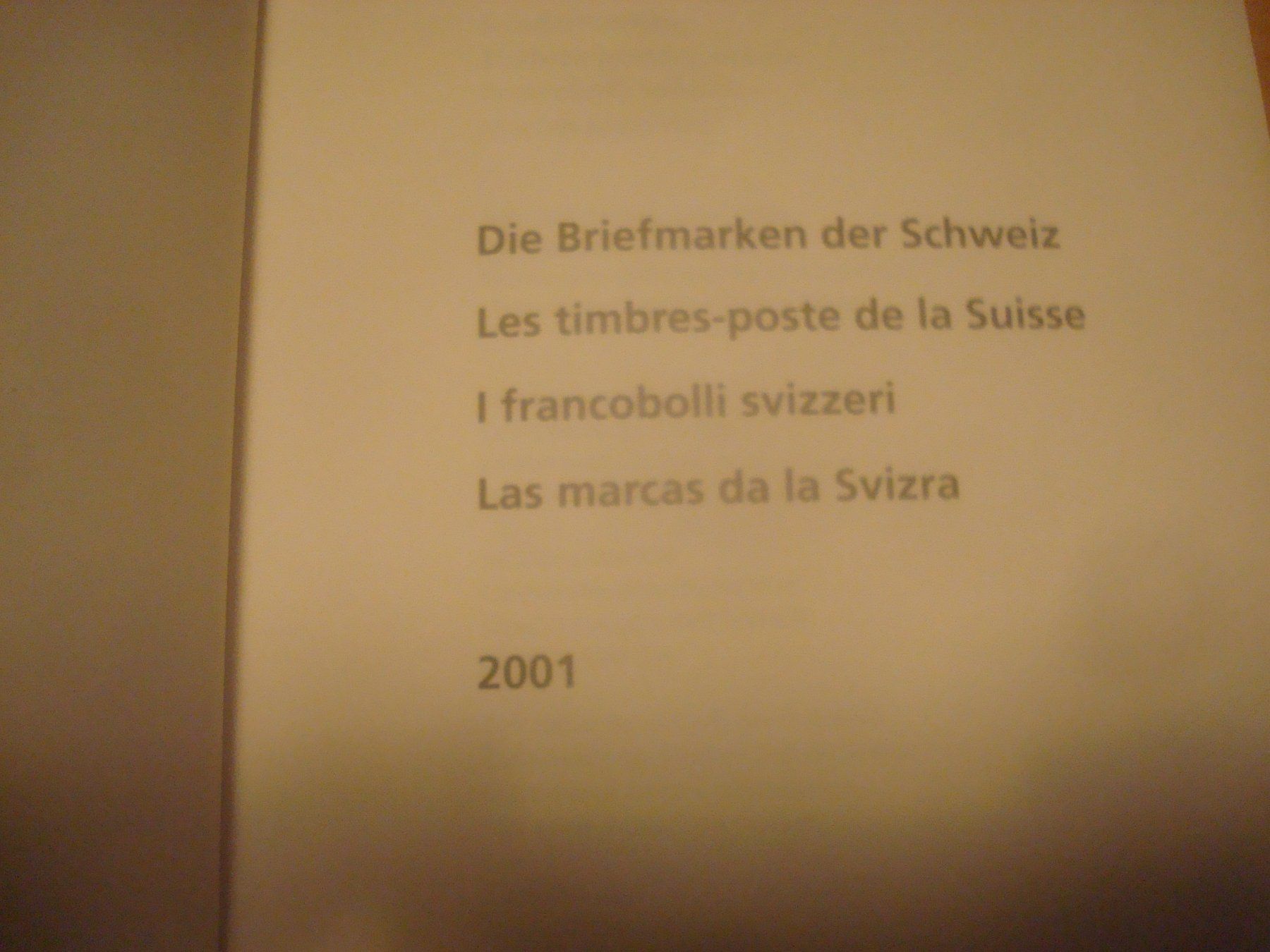 Tutti i francobolli: CH 2001 Jahresbuch mit Halbmond Stempel – Usato da Gordola venduto da Polentaefung 1