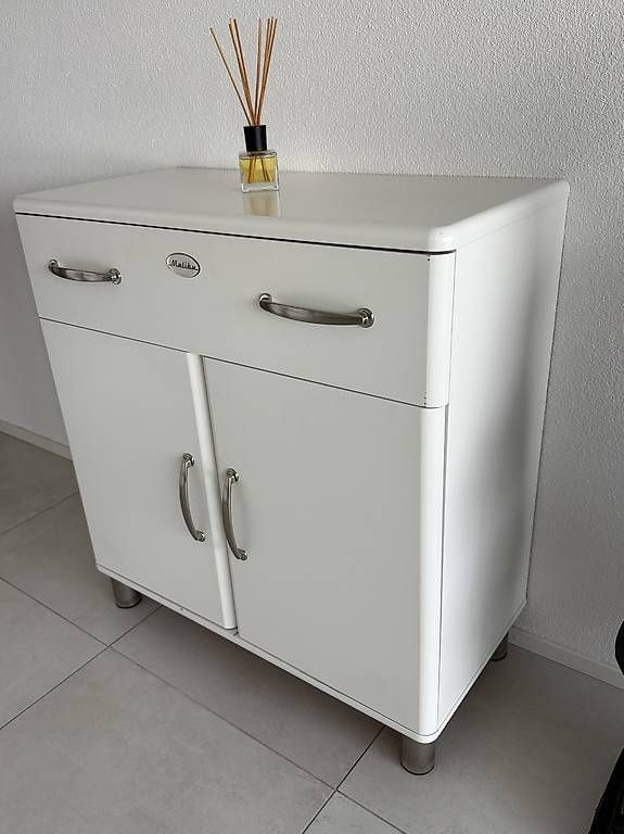 Cassettiere: Malibu Retro Highboard / Kommode 85x92x40 – Usato da kreuzlingen venduto da hel_v9zj 1