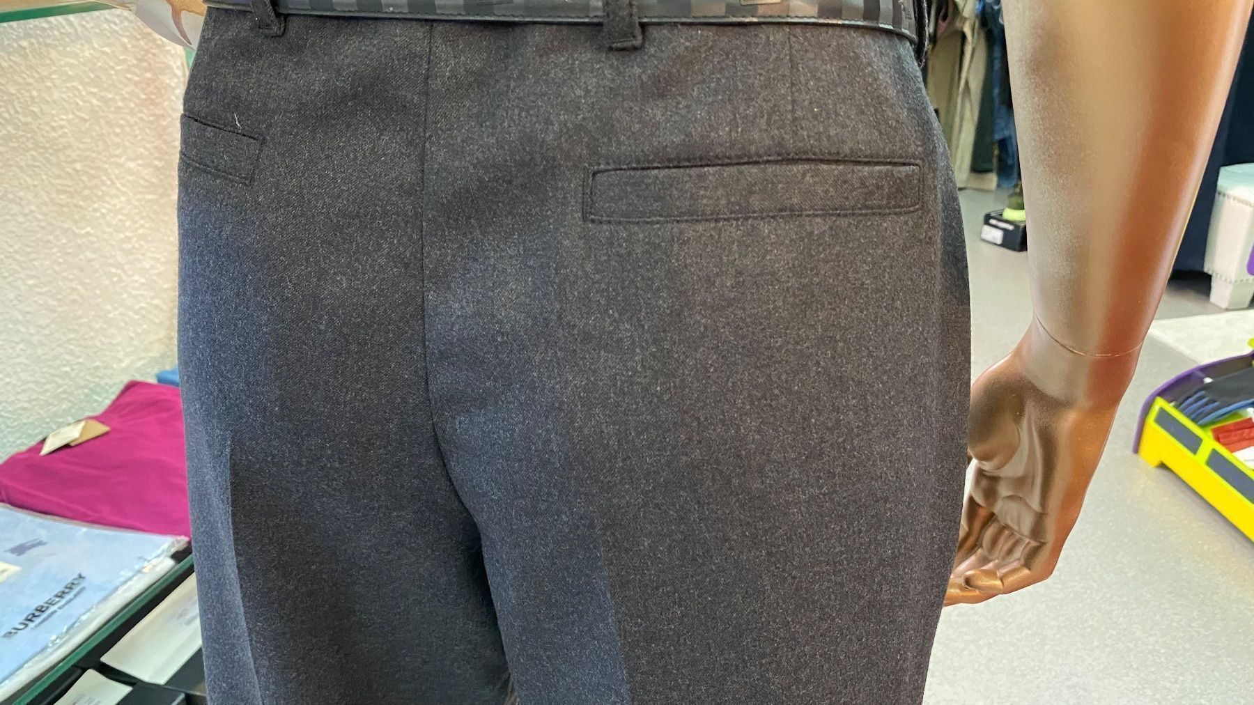 Pantaloni: Prada Hose neu – Nuovo e nell'imballaggio originale da Lachen SZ venduto da HelvetiaLuxury 4