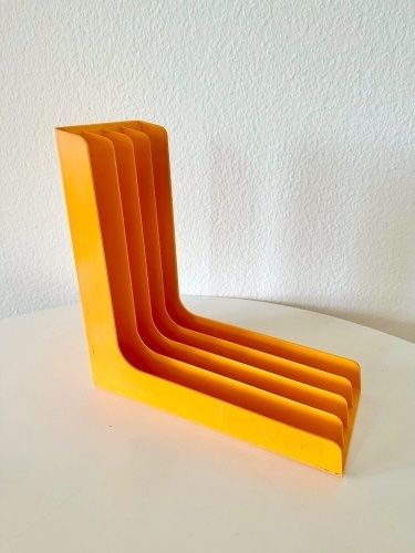 Supporti per strumenti musicali & leggii: 70er Jahre Schallplatten Winkel Ständer orange – Usato da Basel venduto da LynnundPepe 2
