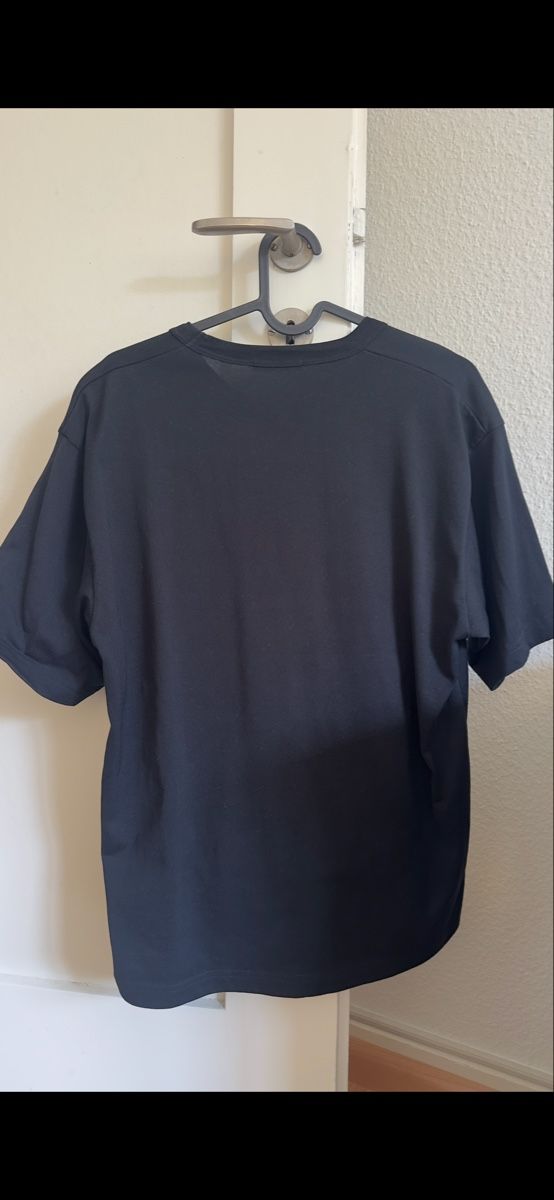 T-shirt: TShirt Stefan Brandt schwarz – Usato da Basel venduto da ndeon 4