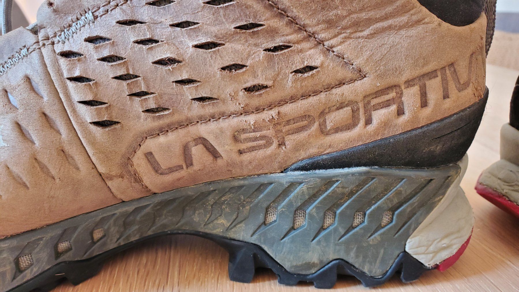 La Sportiva Chaussures femmes: La Spotiva Wanderschuhe Gr 39.5 – D'occasion à Biel/Bienne par SandraBar 8