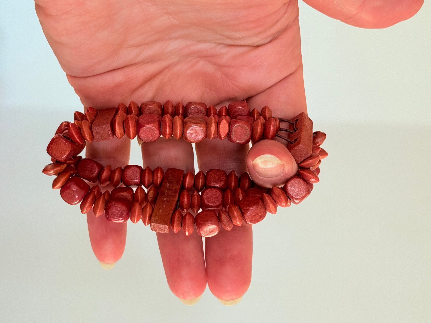 Bracciali & Braccialetti: Bracelet bohème en bois rouge – Nuovo e nell'imballaggio originale da Genève venduto da AWWA 4