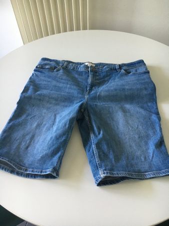 kurze Jeans-Hose Gr. XL(genaue Masse in Beschreibung)