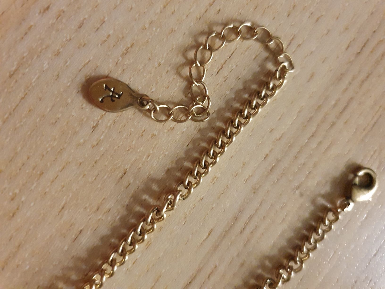 Catenine: Schicke Kette mit Pfeil-Anhänger – Usato da Thun venduto da Reb80 1