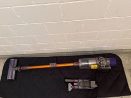 Dyson V10  Handstaubsauger mit Zubehör