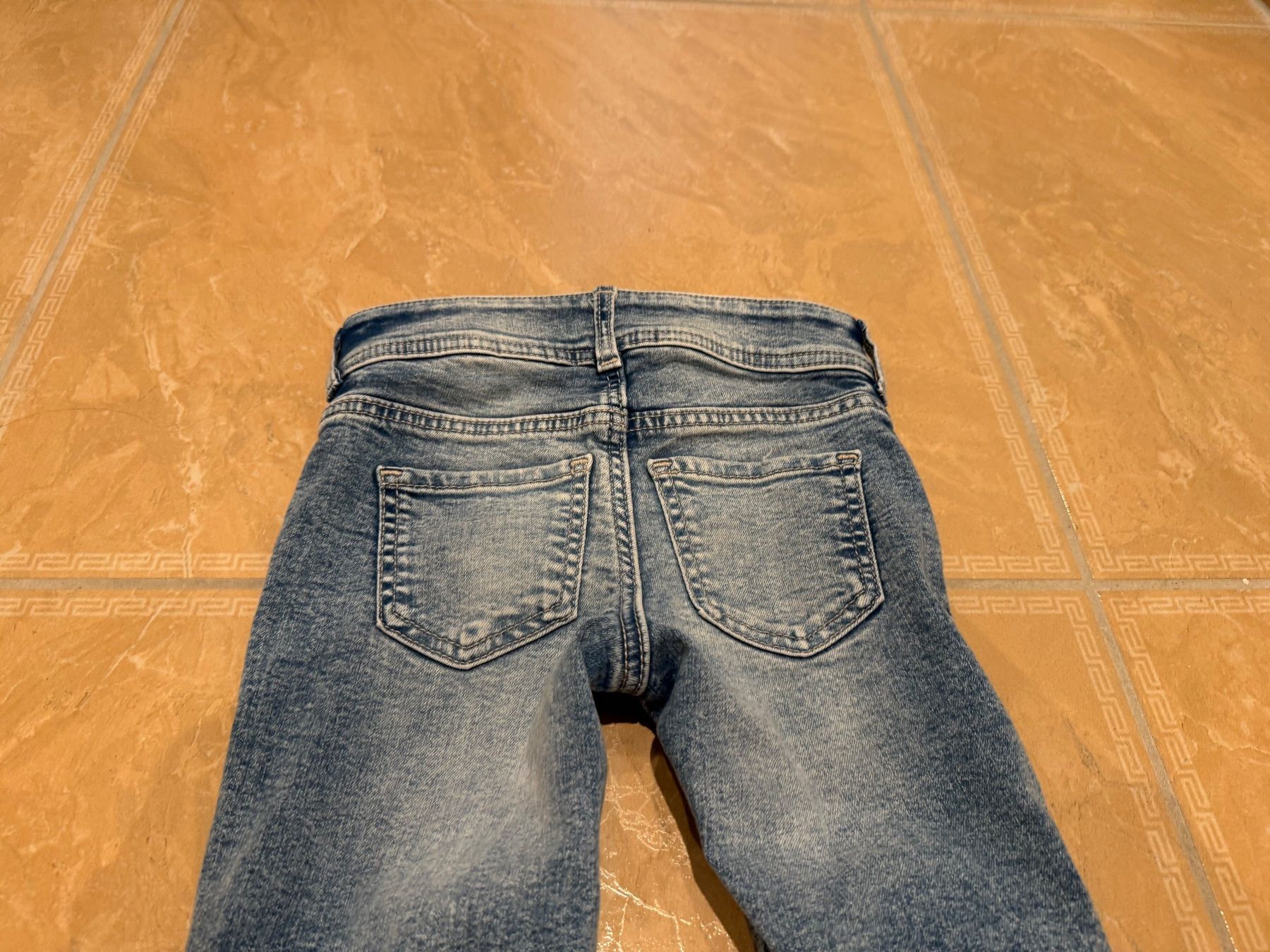 Pantaloni: H&M NWT Coole Flaired Jeans, 6J 116 – Nuovo (secondo la descrizione) da Klingnau venduto da Markus14 3