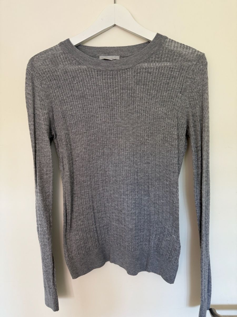 H&M Maglioni & Felpe: HM Pullover grau gerippt Langarm gebraucht – Usato da Baden venduto da fri_d2xs