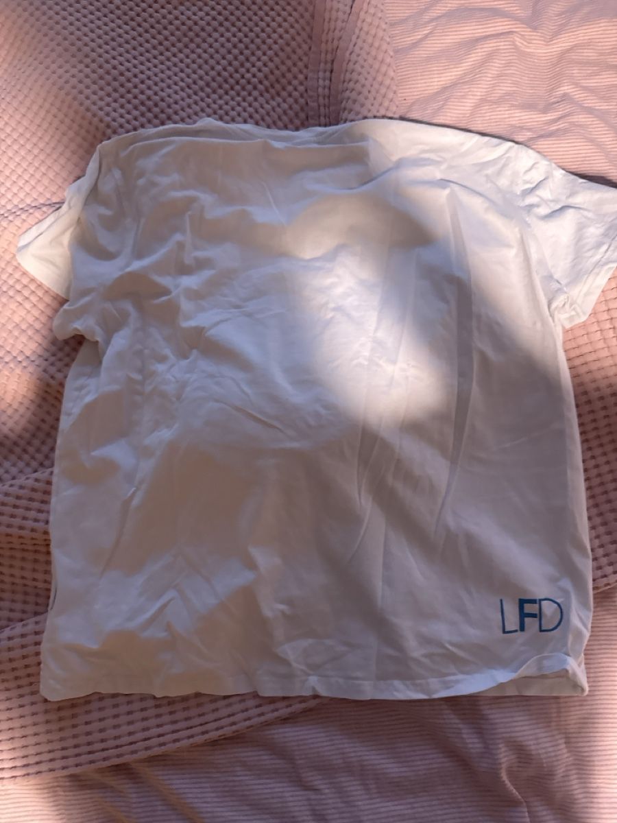 T-shirt: T shirt , folie douce – Usato da Chêne-Bougeries venduto da dav_x99l 1