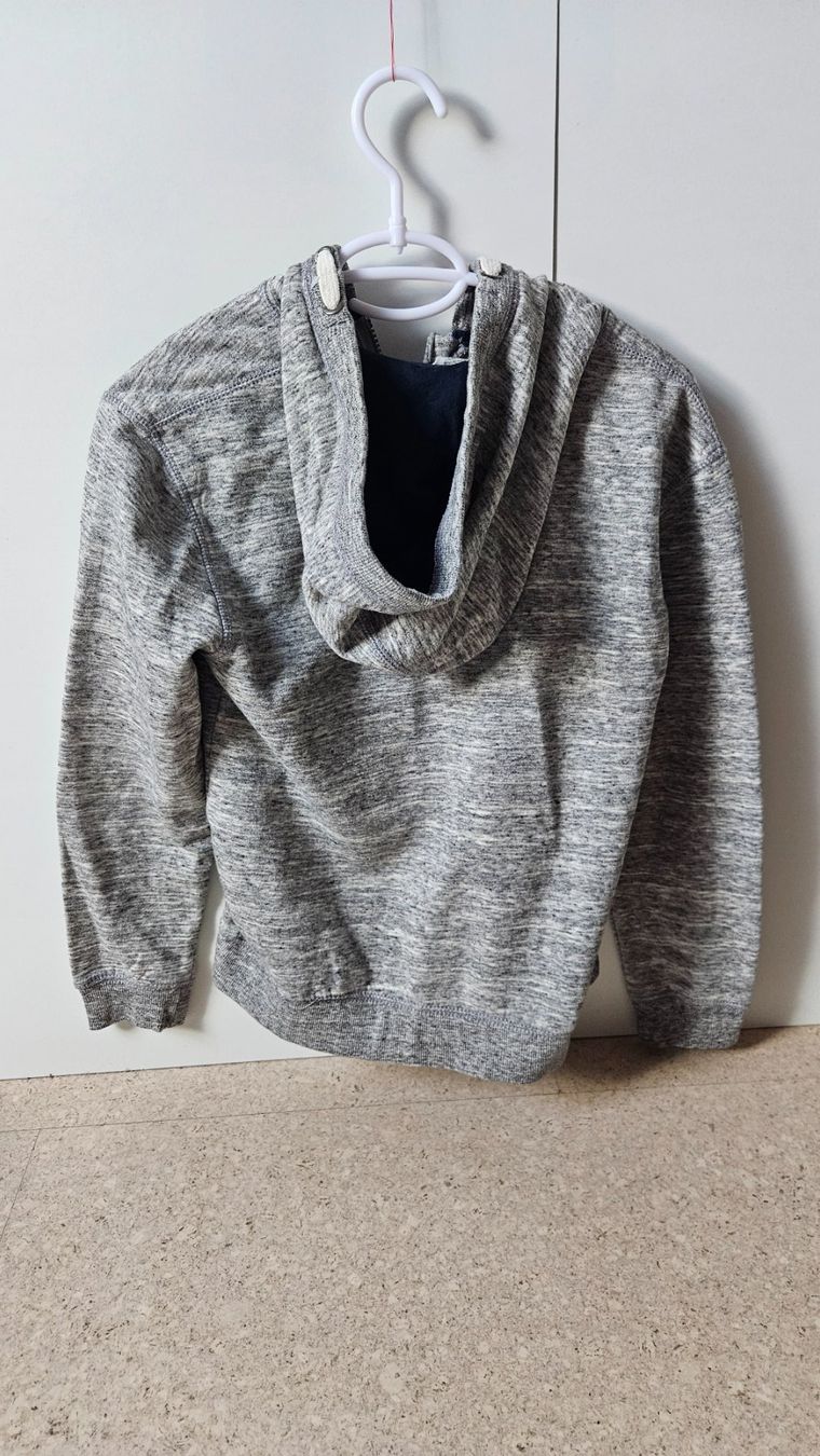 H&M Pullover & Sweatshirts: Kapuzenpullover – Gebraucht aus Münchenbuchsee von Yothu 1