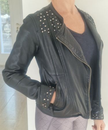 Sportlich-elegante Damen Lederjacke