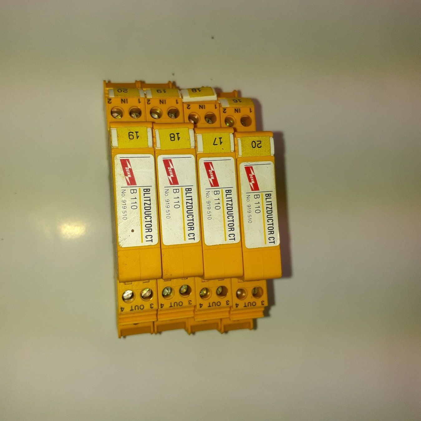 Componenti elettronici: Überspannungsableiter DEHN – Usato da Sursee venduto da Alhpa 1