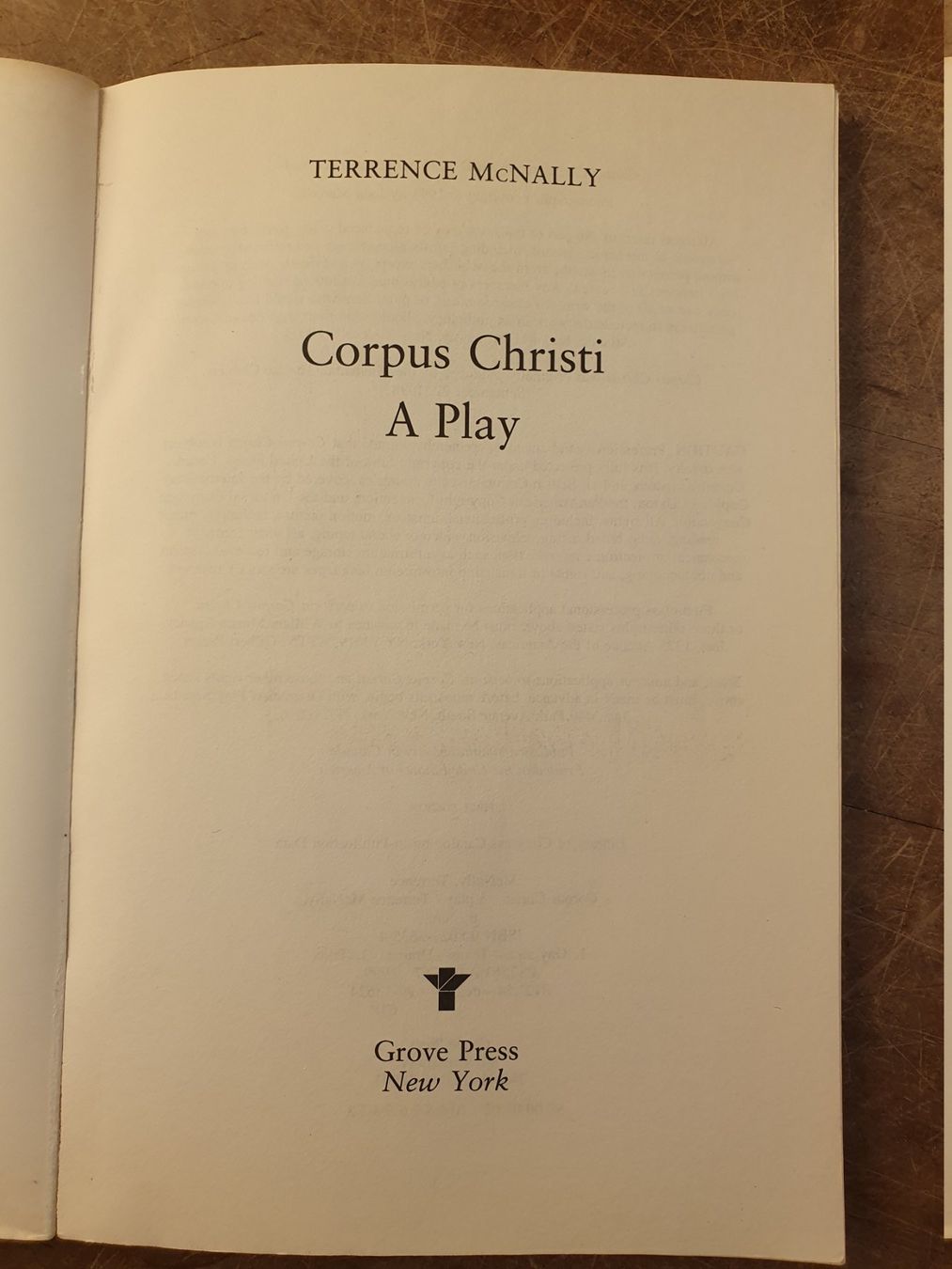 Libri: Corpus Christi - Terrence McNally – Usato da Zürich venduto da loosebone 1