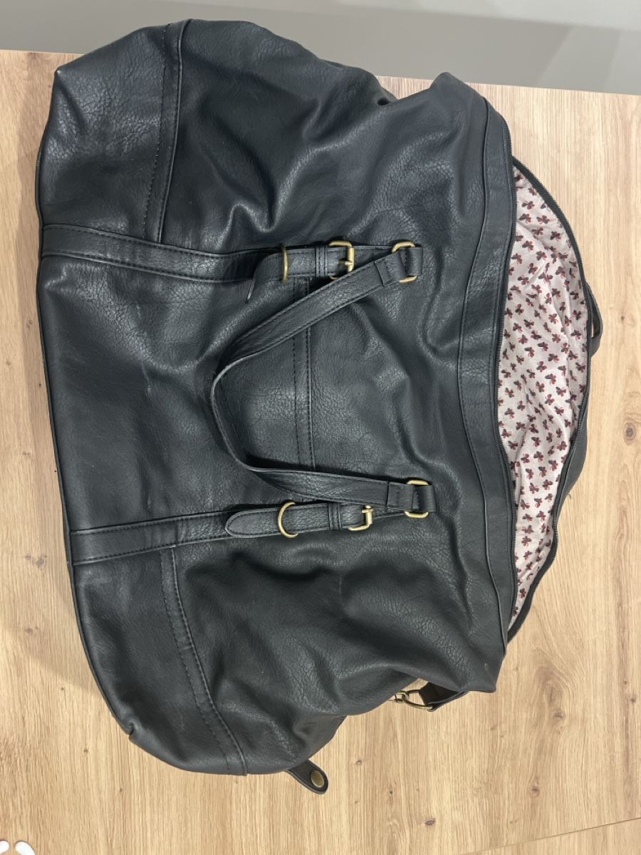 Borse: Schwarze Weekender Reisetasche – Usato da Seewis-Schmitten venduto da Andrea_1994