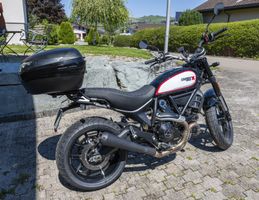 Ducati Scrambler 800 Icon tiefergelegt, QD-Auspuff, Topcase