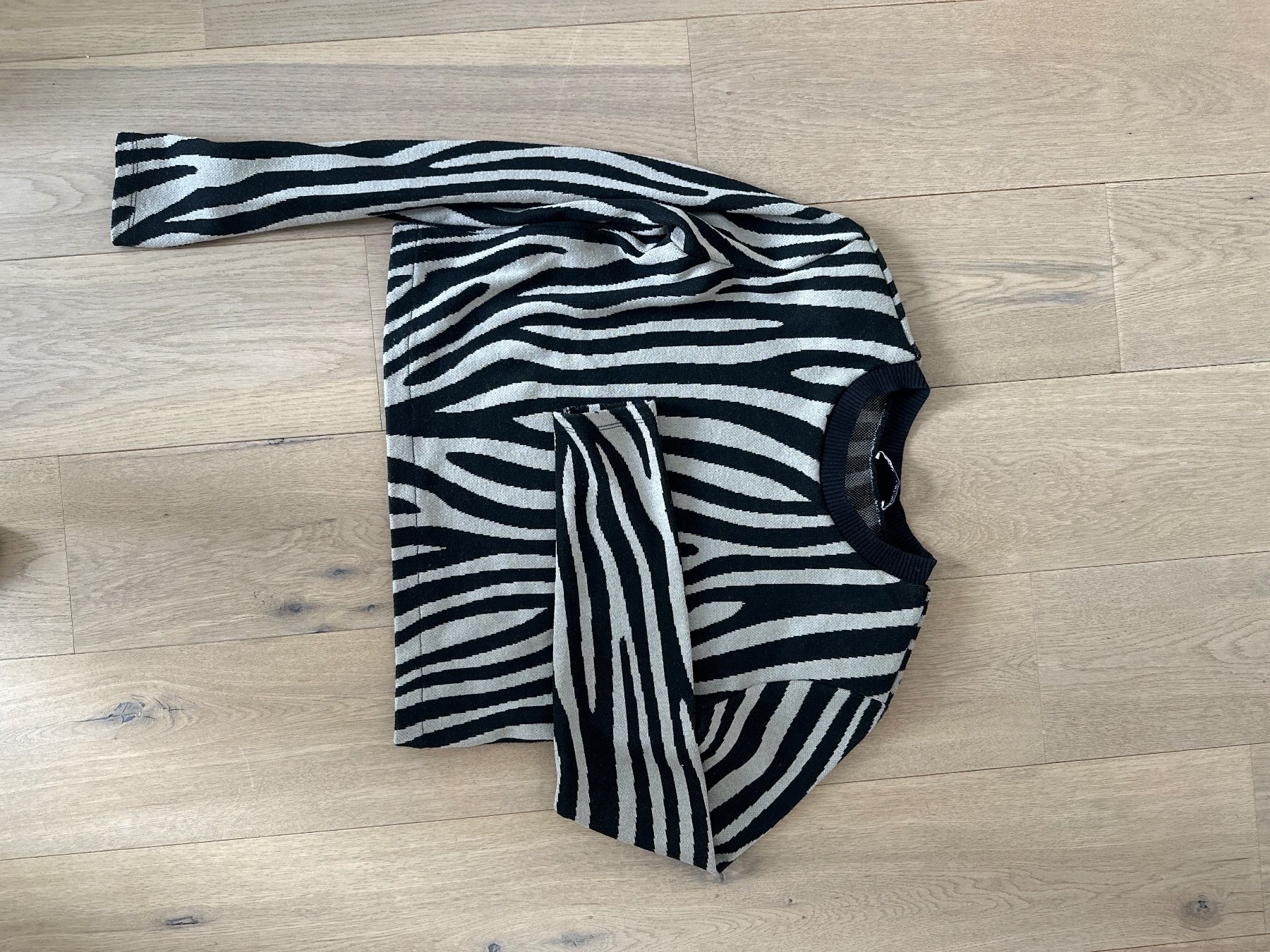 Zara Maglioni & Felpe: Zebra pullover mit Schulterpolster XS – Usato da Rheineck venduto da sam_9m27 1