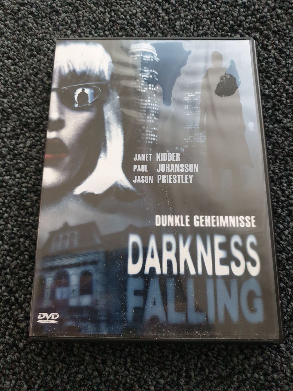 Tutti i DVDs: DARKNESS(1719) – Usato da Ruswil venduto da Ruck.Zuck.
