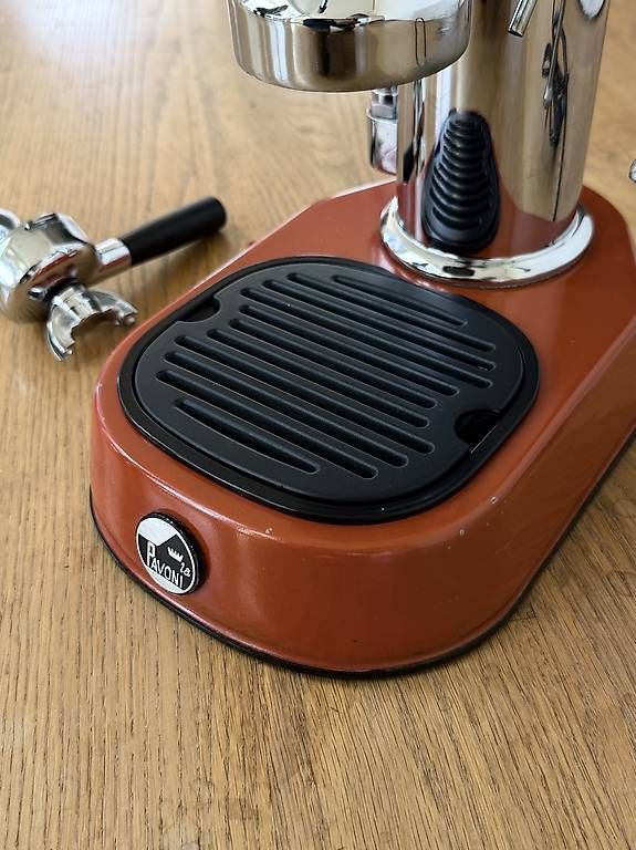 Macchine per caffè & Macchine per espresso: La Pavoni Handhebel-Espressomaschine  rot – Usato da St. Gallen venduto da JSondi 2